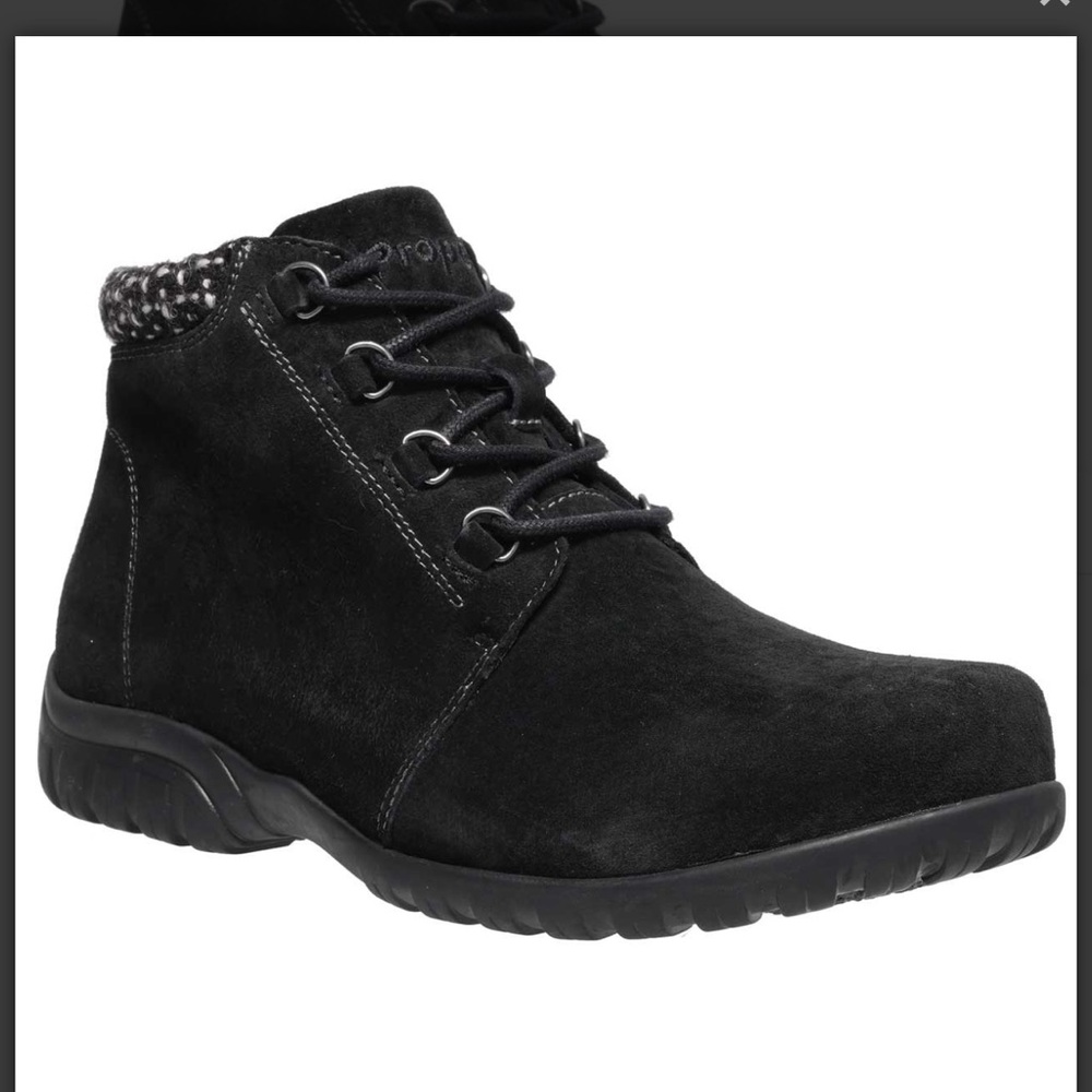 NWT Propet Delaney Black Suede Lace-Up Boots